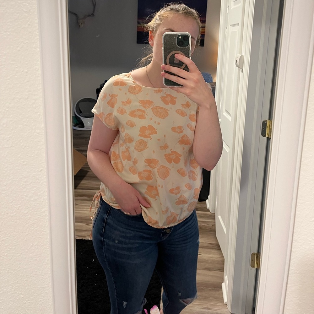 Pink floral Lightweight Short Sleeve Worthington Blouse with drawstring bottom